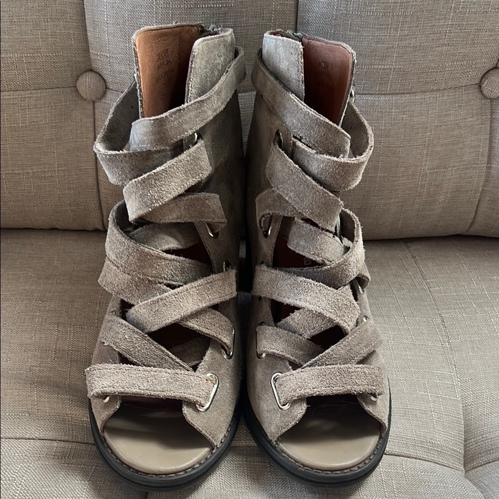 Jeffrey Campbell Gray Suede Ankle Booties w/Peep Toe - Size 9M